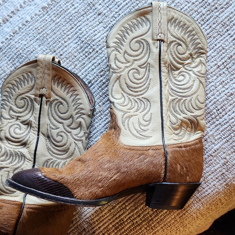 Tony Lama Brown Leather Cowboy Boots - Picture 3 of 16